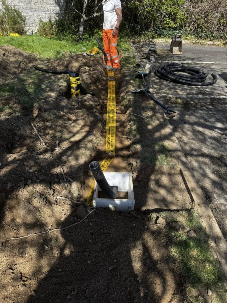 490651956 122109198584827719 2899643041095341913 n 768x1024